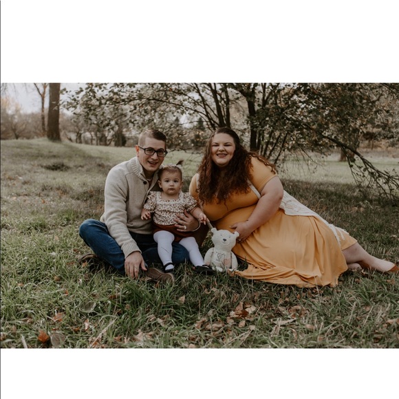 Meet your Posher, Becka - Picture 2 of 3